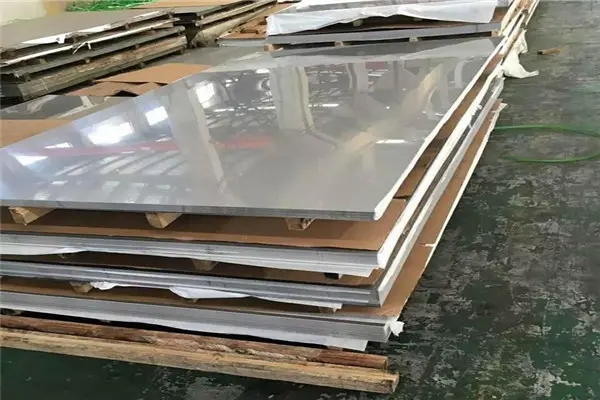 由于304不锈钢板具有不会生锈的的特性